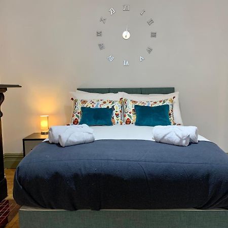Stamer House By Yourstays, Stylish Quirky House, With 4 Double Bedrooms, Book Now! Stoke-on-Trent ภายนอก รูปภาพ