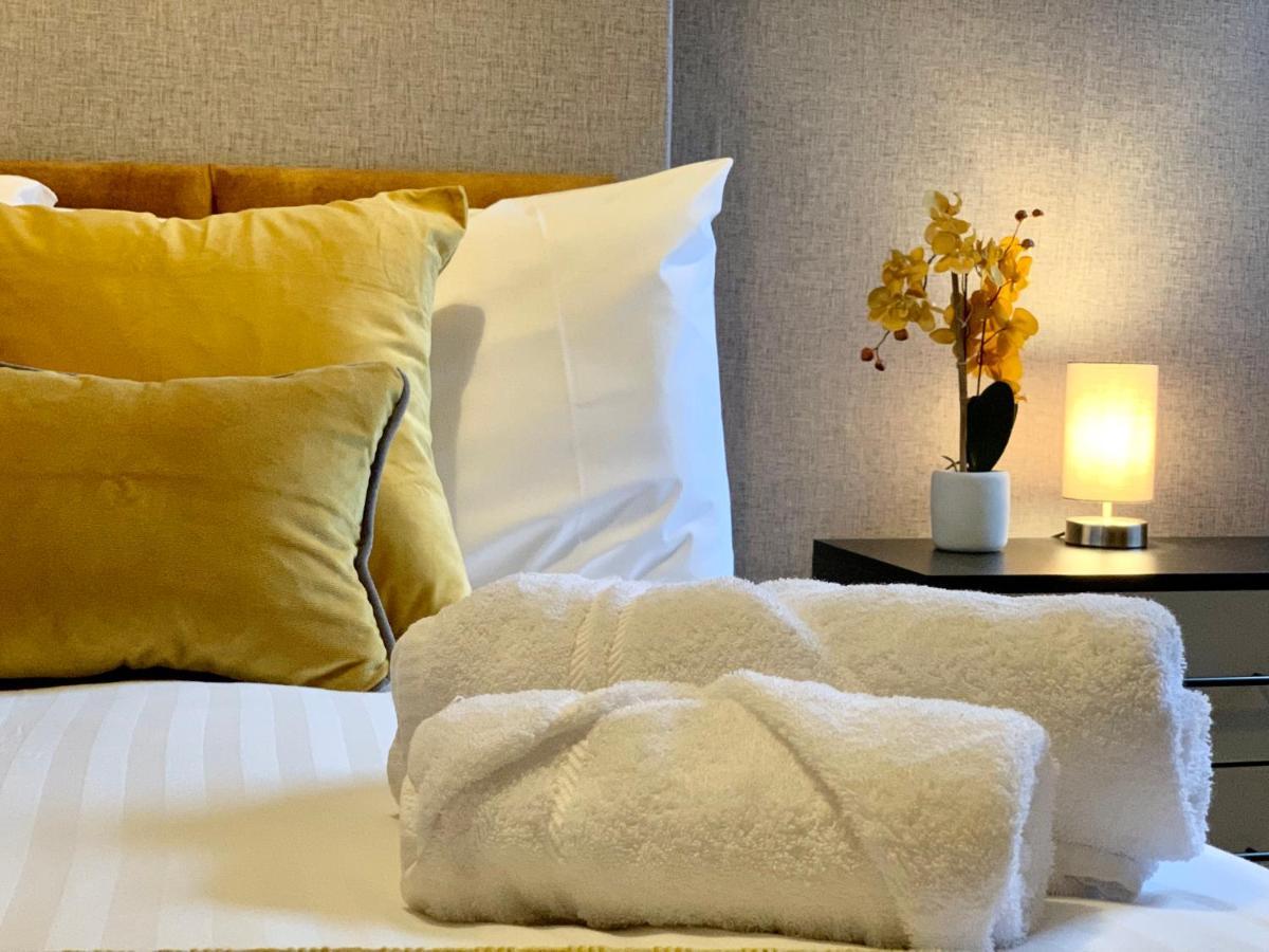 Stamer House By Yourstays, Stylish Quirky House, With 4 Double Bedrooms, Book Now! Stoke-on-Trent ภายนอก รูปภาพ